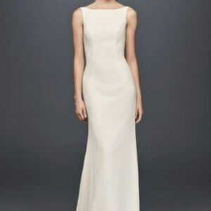 Elegant Cream Sleeveless Wedding Dress